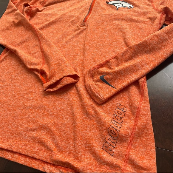 Nike NFL Denver Broncos Dri-Fit Long Sleeve Womens Shirt Quarter Zip Medium - Picture 2 of 9
